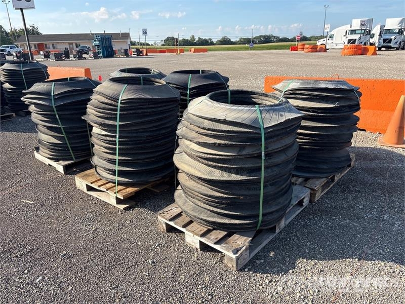 Quantity of (150) Safety Barrel Rings معدات النقل - غير ذلك