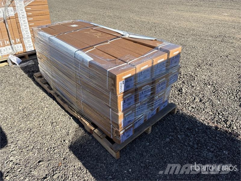  Quantity of (16) Soft Rolling Tonneau Cover (Unuse Transportes - Outros
