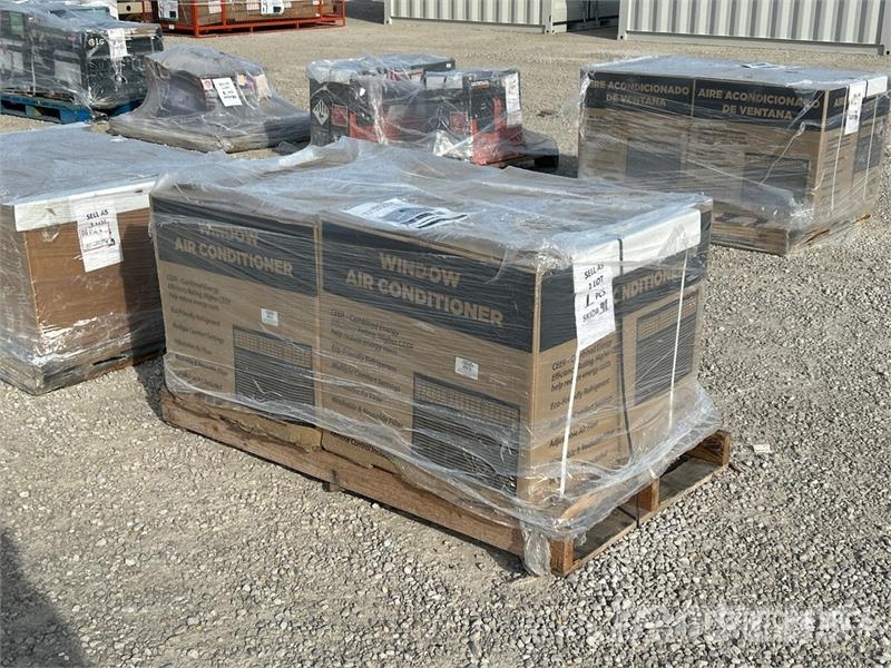  Quantity of (2) 18000 BTU Window Air Conditioner Varme og tining utstyr