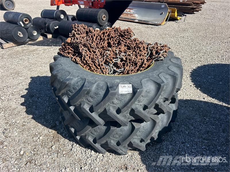 Quantity of (2) 380/85R30 Tires 輪胎、車輪和輪圈