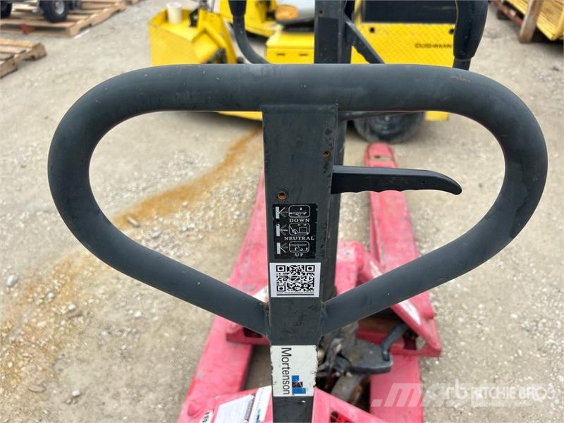 Quantity of (2) 5500 lb Pallet Jack Jekketralle