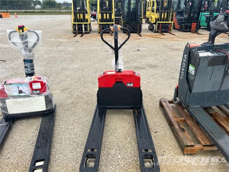 Quantity of (2) 6600 lb Electric Pallet Jack Transpalette manuel