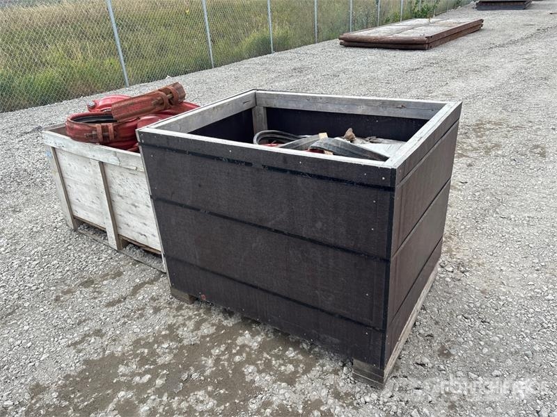  Quantity of (2) Boxes of Pipe Couplings Gradbeništvo - drugo