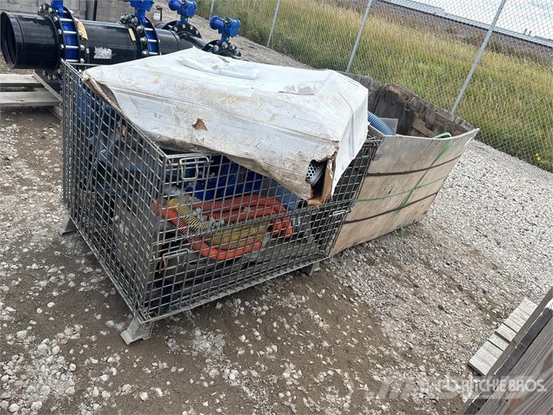  Quantity of (2) Crates of Hose Otros componentes