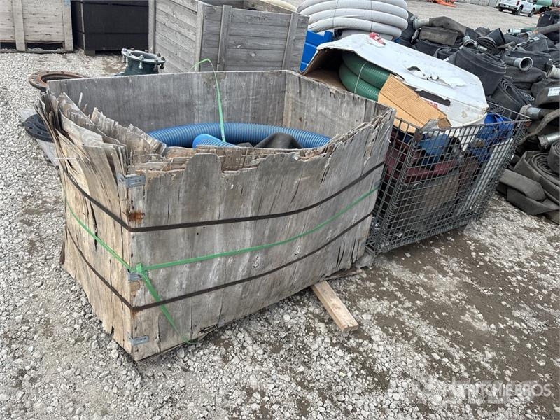  Quantity of (2) Crates of Hose Otros componentes