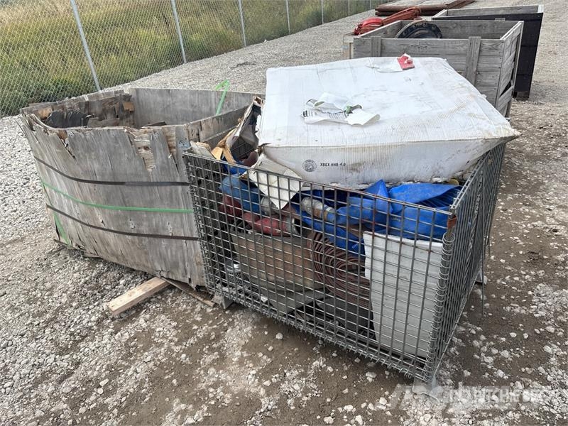  Quantity of (2) Crates of Hose Otros componentes