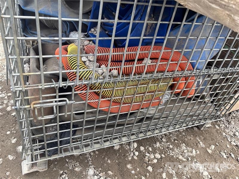  Quantity of (2) Crates of Hose Otros componentes