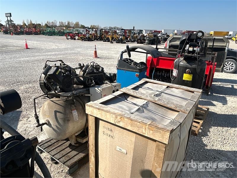  Quantity of (2) Electric 80 gal Air Compressor مكابس