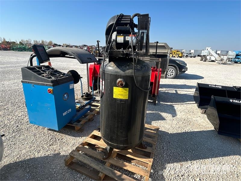  Quantity of (2) Electric 80 gal Air Compressor مكابس