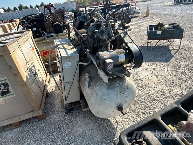  Quantity of (2) Electric 80 gal Air Compressor مكابس