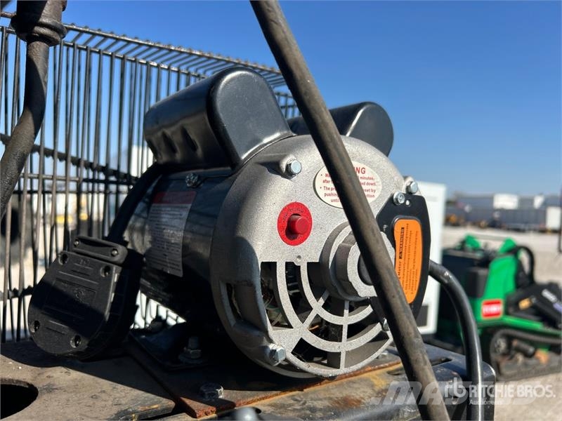  Quantity of (2) Electric 80 gal Air Compressor مكابس