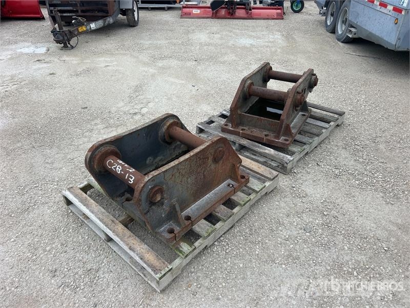 Quantity of (2) NYE PC300 Mounting Bracket - Fits Sonstige Baumaschinen