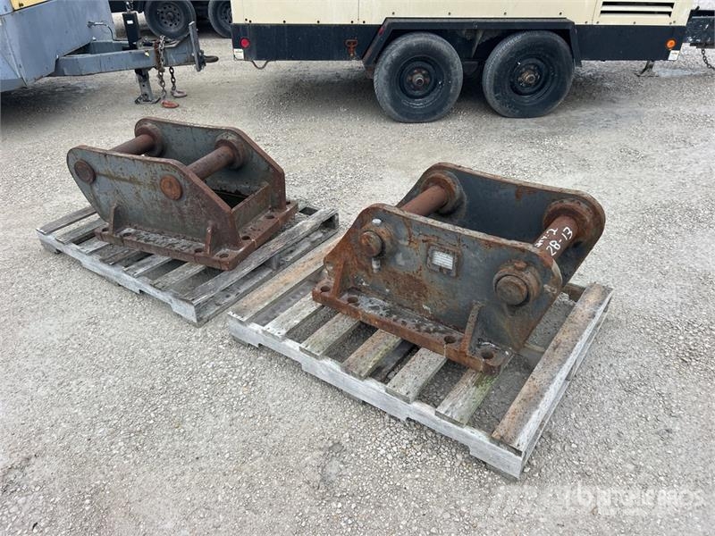 Quantity of (2) NYE PC300 Mounting Bracket - Fits Sonstige Baumaschinen