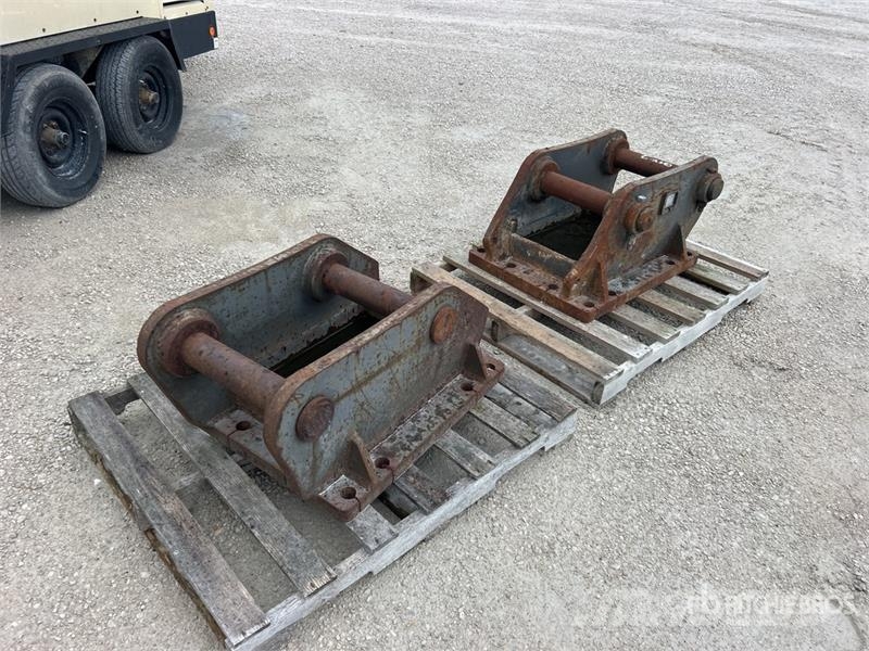 Quantity of (2) NYE PC300 Mounting Bracket - Fits Sonstige Baumaschinen