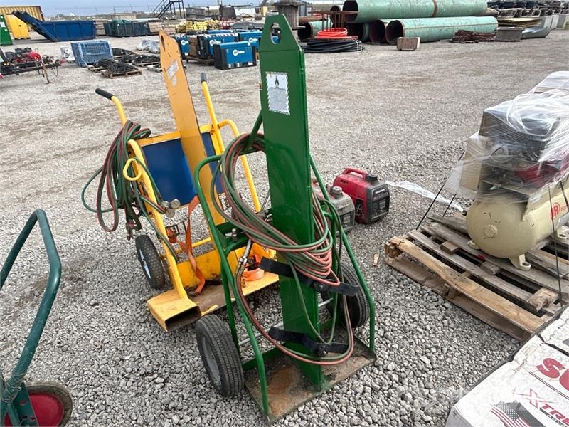 Quantity of (2) Oxy-Acetylene Torch Stands Outros componentes