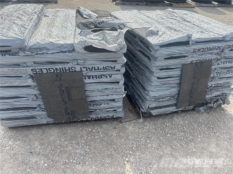 Quantity of (2) Pallets of Mixed Roofing Shingles Treuils, palans et monte-charge