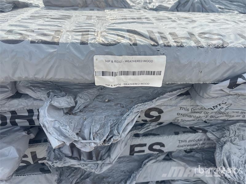  Quantity of (2) Pallets of Mixed Roofing Shingles Treuils, palans et monte-charge