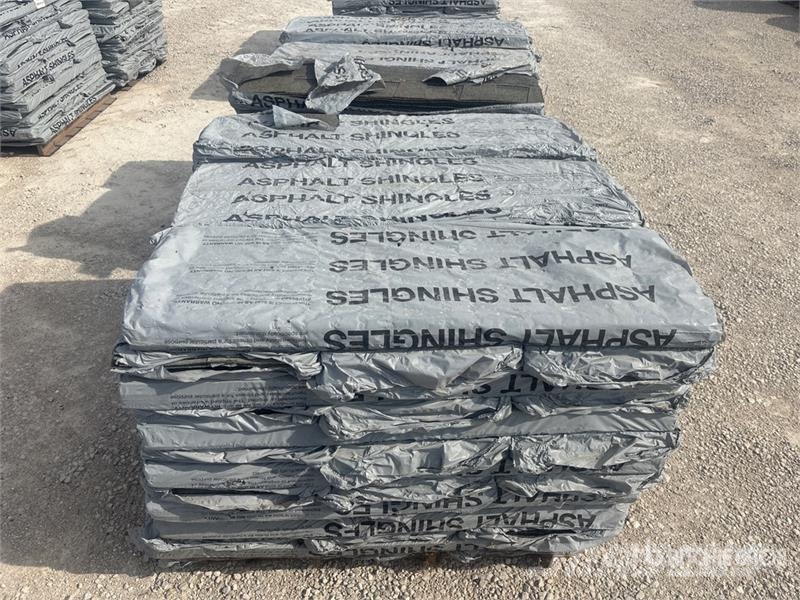 Quantity of (2) Pallets of Mixed Roofing Shingles Treuils, palans et monte-charge