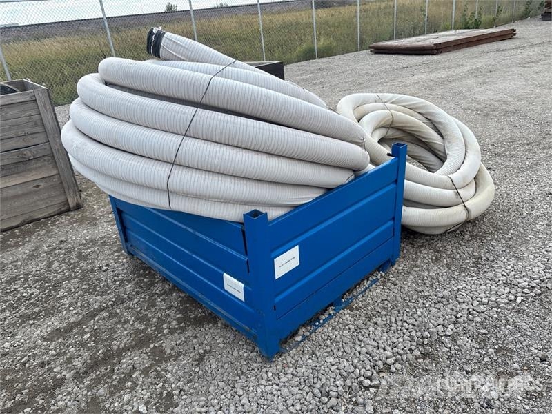  Quantity of (2) Pallets of 4 inch Hose Otros componentes