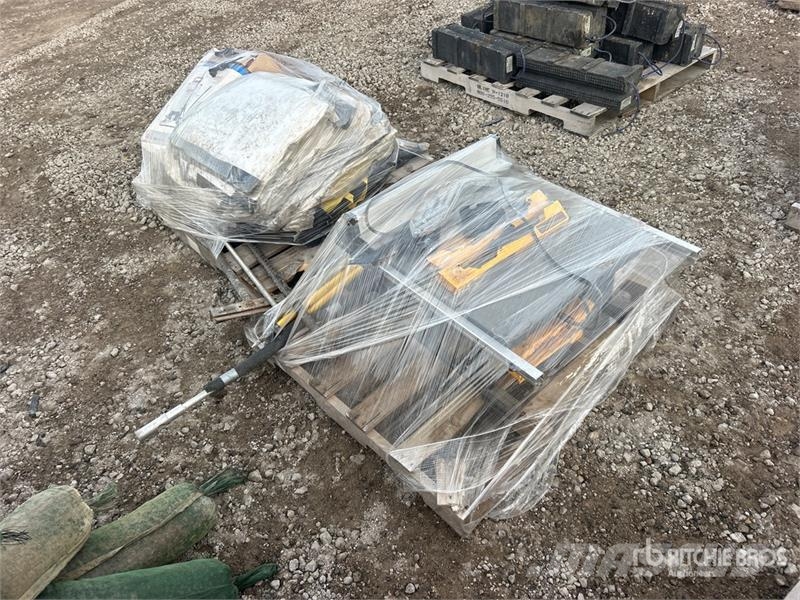 Quantity of (2) Pallets of Landscape Tools Kmetijstvo - drugo