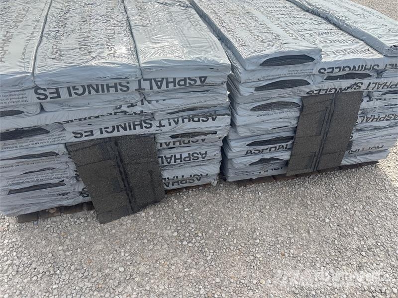  Quantity of (2) Pallets of Mixed Roofing Shingles Treuils, palans et monte-charge