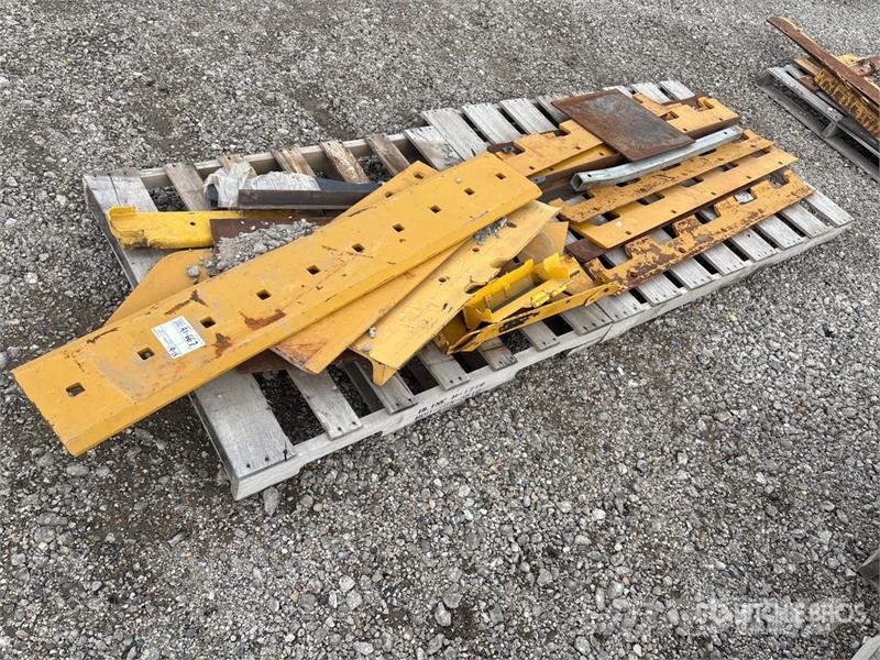  Quantity of (2) Pallets of Cutting Edge معدات النقل - غير ذلك
