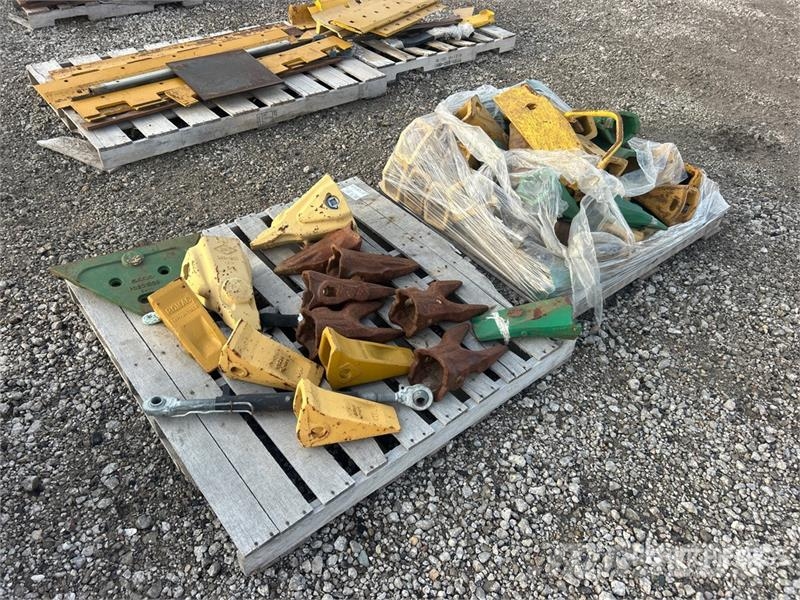 Quantity of (2) Pallets of Teeth Andet tilbehør