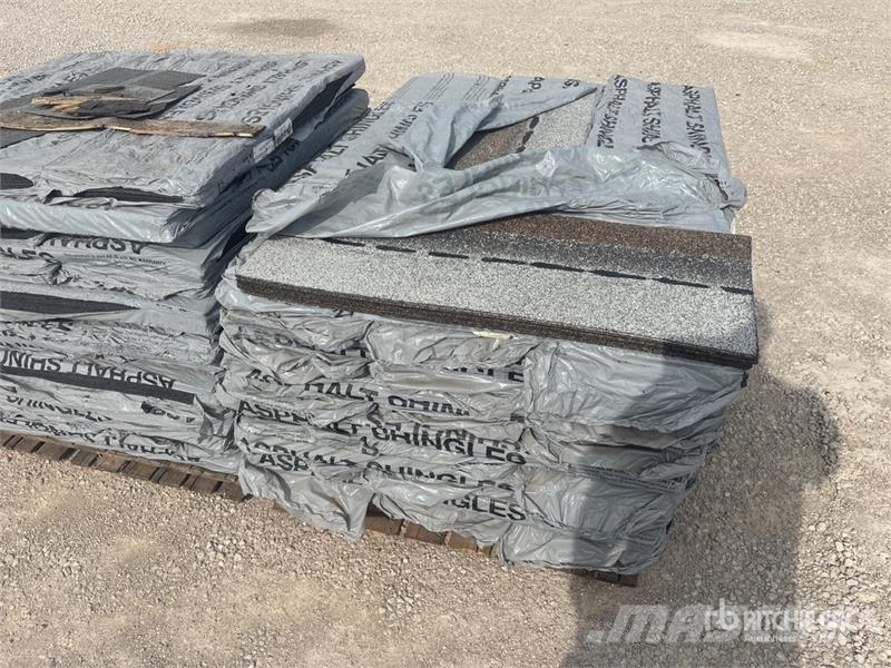 Quantity of (2) Pallets of Mixed Roofing Shingles Treuils, palans et monte-charge