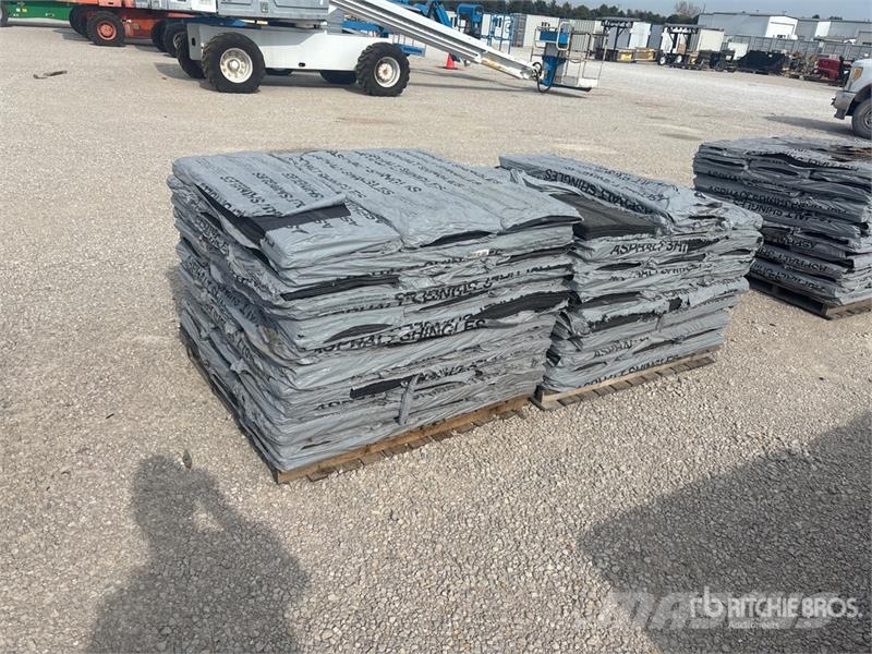 Quantity of (2) Pallets of Mixed Roofing Shingles Treuils, palans et monte-charge