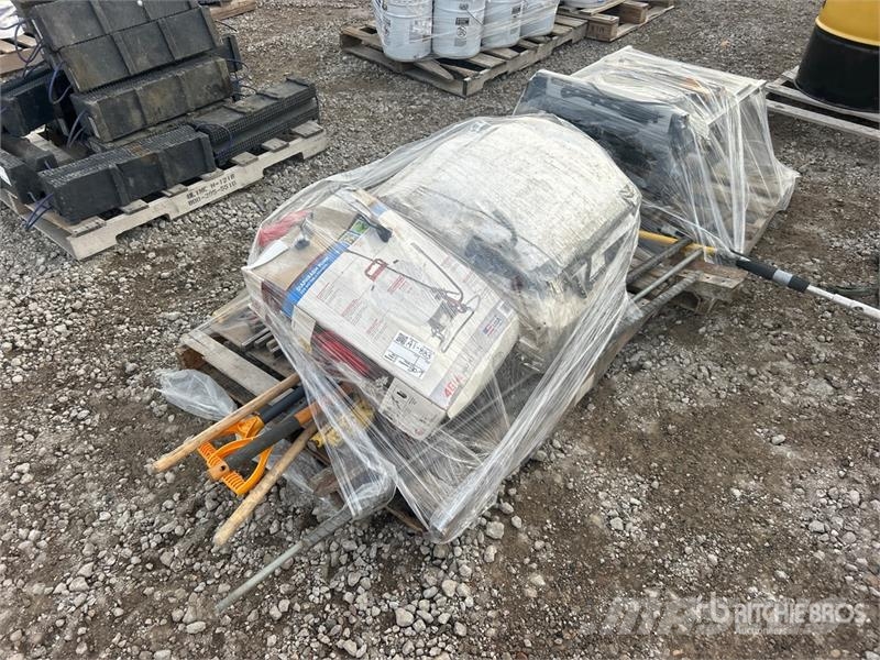 Quantity of (2) Pallets of Landscape Tools Kmetijstvo - drugo
