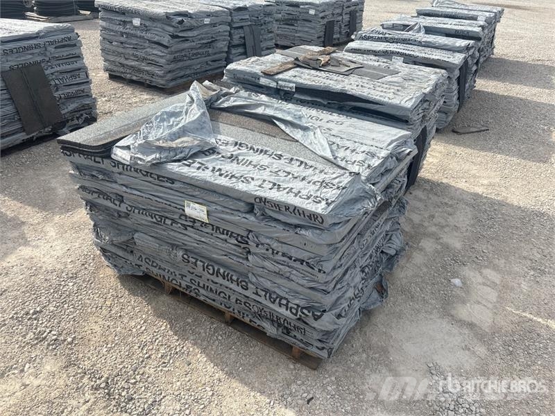 Quantity of (2) Pallets of Mixed Roofing Shingles Treuils, palans et monte-charge