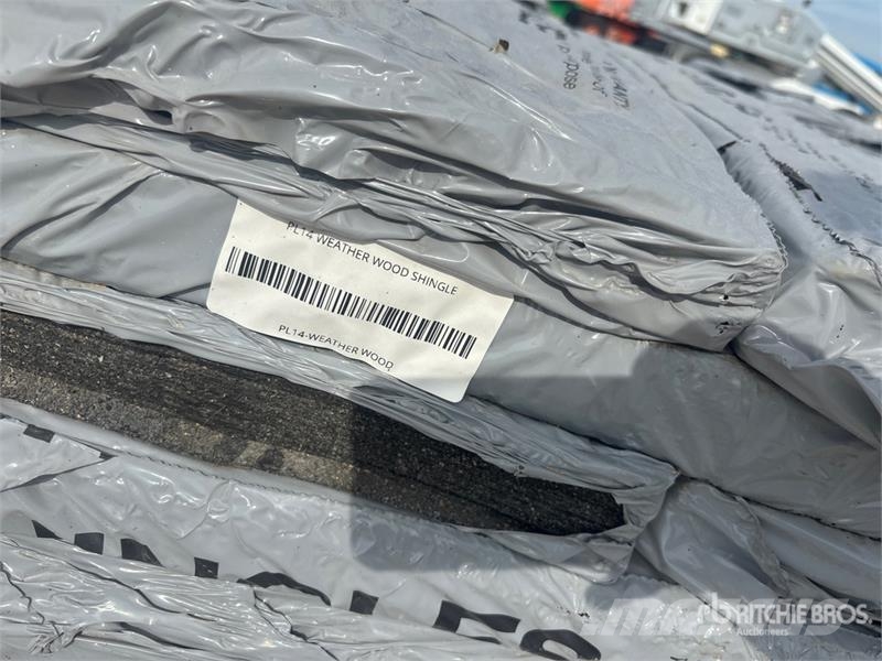  Quantity of (2) Pallets of Mixed Roofing Shingles Treuils, palans et monte-charge