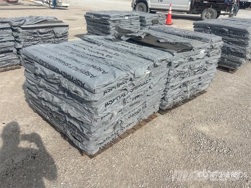 Quantity of (2) Pallets of Mixed Roofing Shingles Treuils, palans et monte-charge