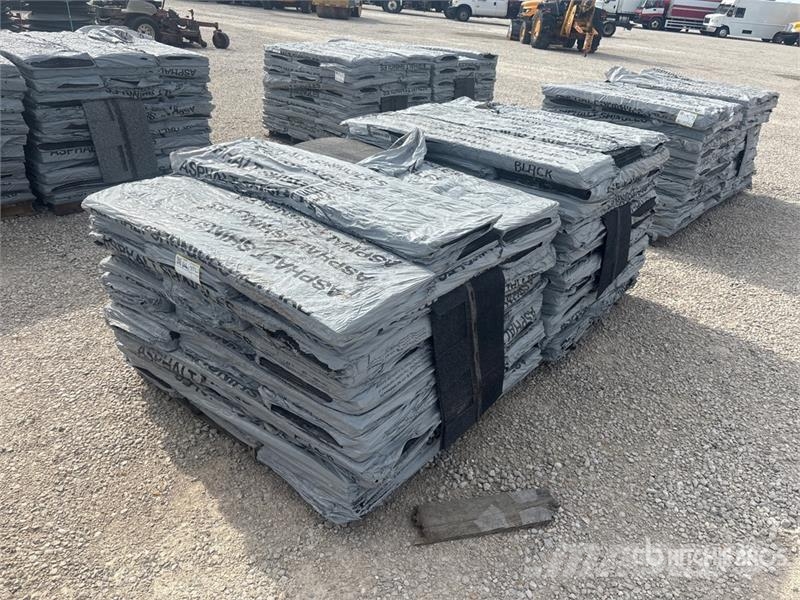 Quantity of (2) Pallets of Mixed Roofing Shingles Treuils, palans et monte-charge