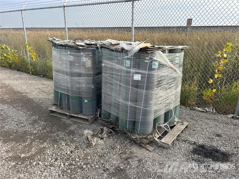 Quantity of (2) Pallets of Hardware Cloth Csörlők, emelőberendezések és anyagmozgató liftek