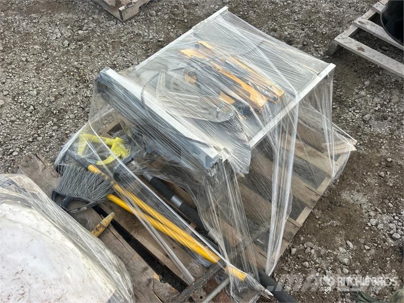 Quantity of (2) Pallets of Landscape Tools Kmetijstvo - drugo
