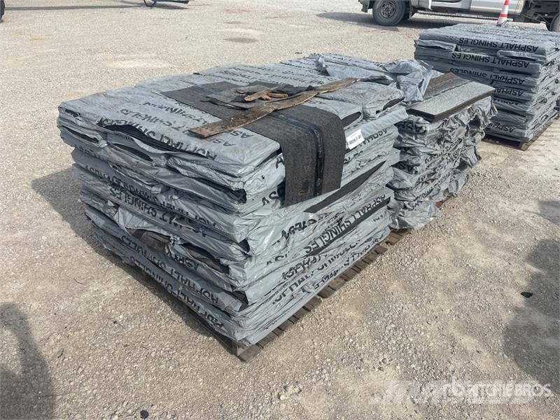 Quantity of (2) Pallets of Mixed Roofing Shingles Treuils, palans et monte-charge