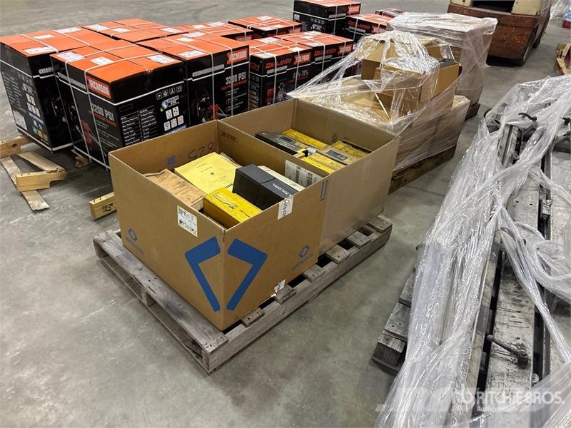  Quantity of (2) Pallets of Vintage Cat Parts and S مكونات أخرى