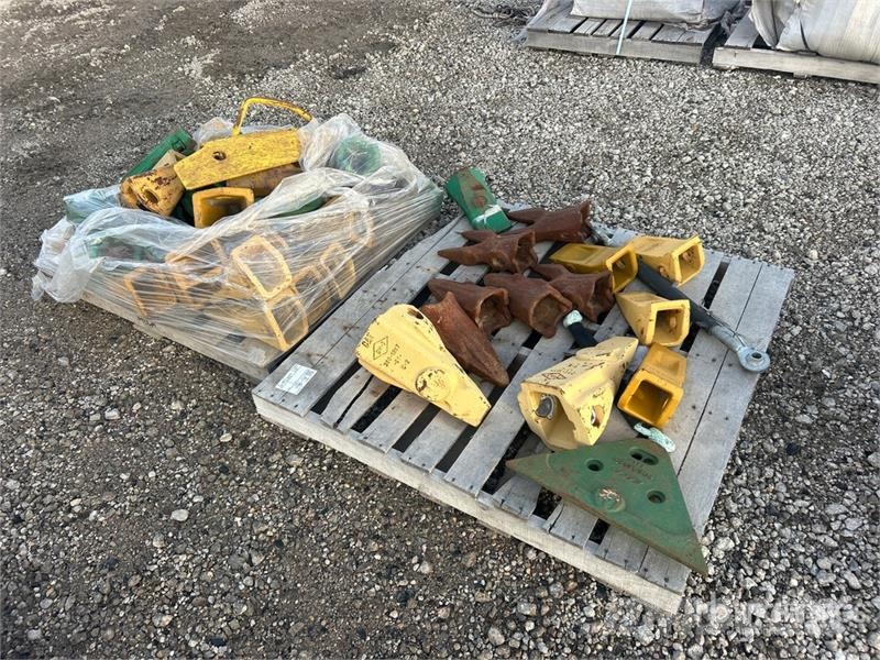 Quantity of (2) Pallets of Teeth Andet tilbehør