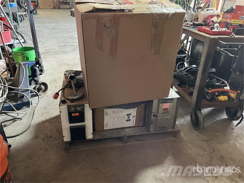 Quantity of (2) Smoke Extractors Sonstige Baumaschinen