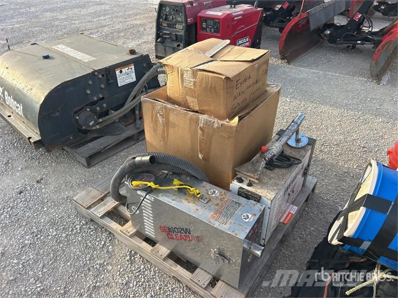 Quantity of (2) Smoke Extractors Entreprenør - Andet