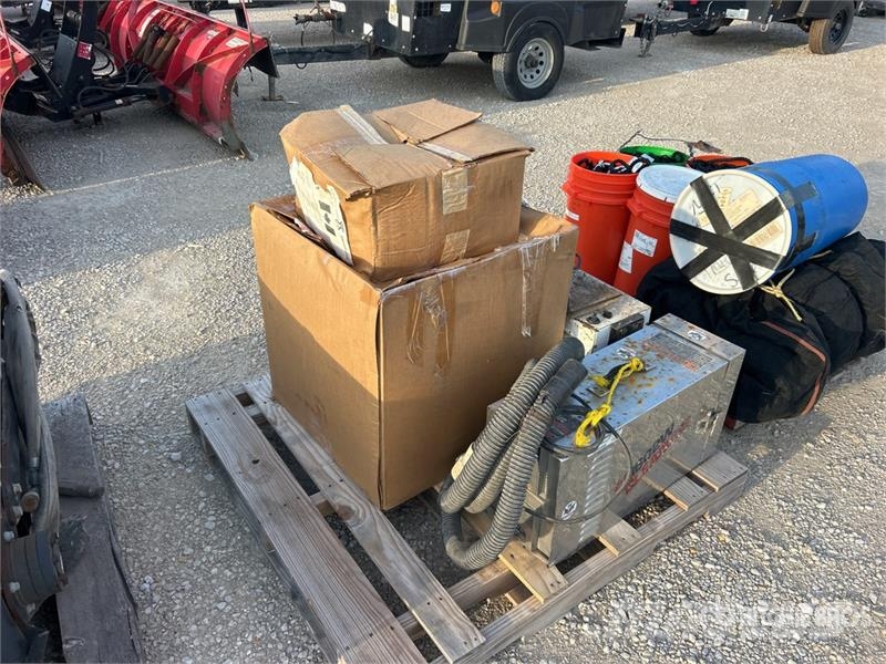 Quantity of (2) Smoke Extractors Entreprenør - Andet