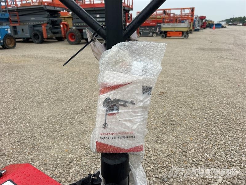  Quantity of (2)  STARVOX 6600 lb Electric Pallet J Jekketralle