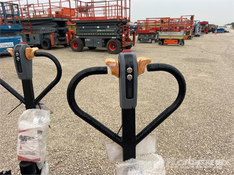  Quantity of (2)  STARVOX 6600 lb Electric Pallet J Jekketralle