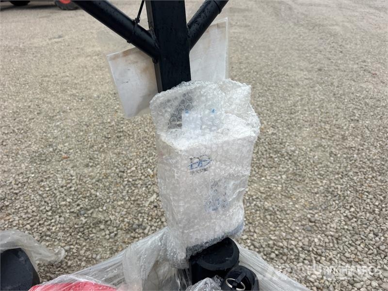  Quantity of (2)  STARVOX 6600 lb Electric Pallet J Jekketralle