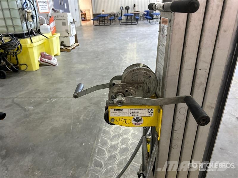  Quantity of (2)  Sumner Series 2400 Material Hoist 吊車起重機、絞車吊貨機和物料升降機