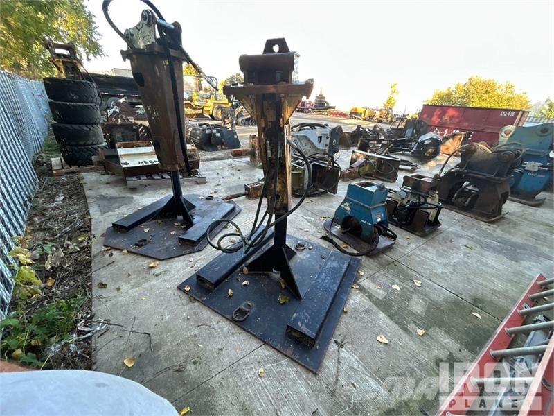 Quantity of (2) UB UB302 Q/C With storage stand Hy Hammers / Breakers