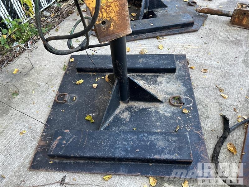 Quantity of (2) UB UB302 Q/C With storage stand Hy Hammers / Breakers