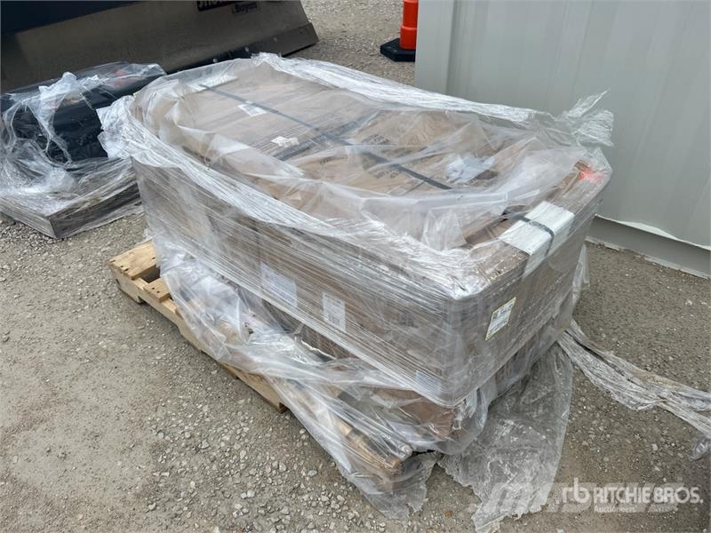 Quantity of (2) Whirlpool Air Conditioner Equipos de fundido