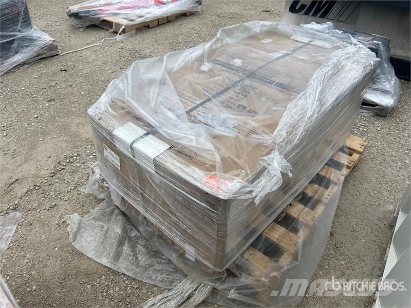 Quantity of (2) Whirlpool Air Conditioner Equipos de fundido